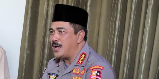 Tekan Kejahatan, Polri Bagikan Beras ke Masyarakat Terdampak Covid-19