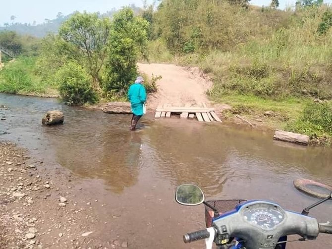 dokter mendaki gunung pakai apd