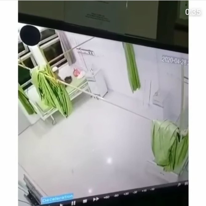 terekam cctv pasien covid 19 ini nekat kabur dari jendela ruang isolasi rumah sakit