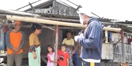 Bikin Terenyuh, Baim Wong Bantu Bangunkan Rumah Buat Keluarga Kurang Mampu di Banten