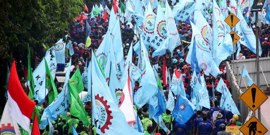 Patuhi Physical Distancing, Buruh di Cirebon Lakukan Aksi May Day di Medsos