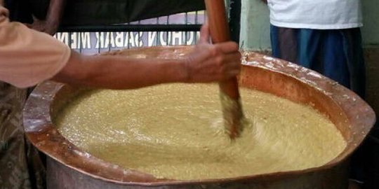 Menikmati Bubur Muhdor Tuban, Cita Rasa Timur Tengah yang Hanya Ada Saat Ramadan