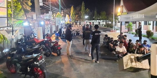 Polisi Amankan Puluhan Remaja Saat Bangunkan Warga Sahur
