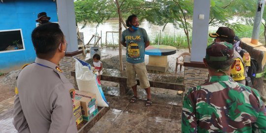 Di Tengah Pandemi, Warga di Kabupaten Bandung Buka Puasa Pakai Nasi Aking