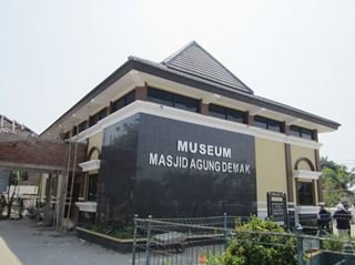 masjid agung demak