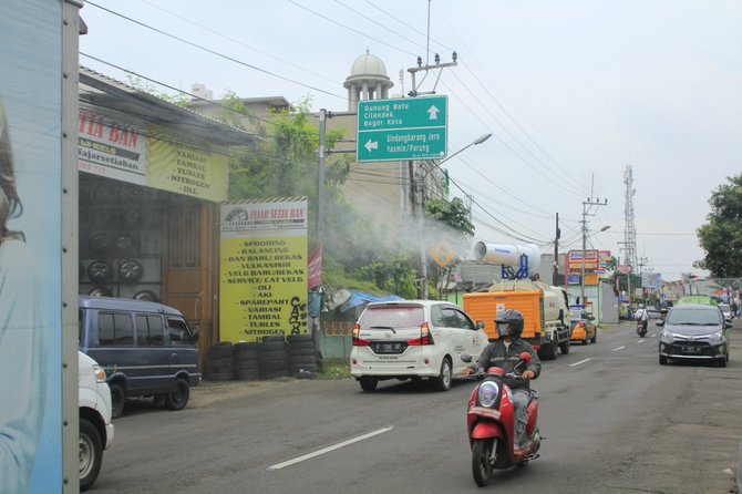 pmi perluas area penyemprotan disinfektan di bodetabek