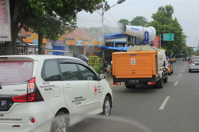 pmi perluas area penyemprotan disinfektan di bodetabek