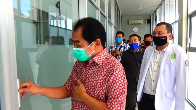 rsi banjarnegara sulap tempat parkir jadi ruang isolasi