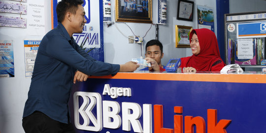 Perjuangan Lince Rawi Agen Brilink Wanita Di Muara Wahau Yang Menginspirasi Merdeka Com