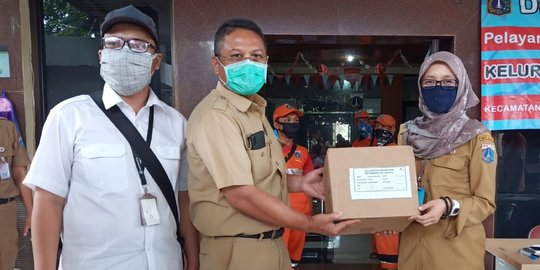 Kelurahan Kebon Baru Distribusikan Masker Bantuan Pemprov DKI Jakarta