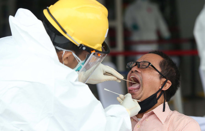 penumpang krl di test swab