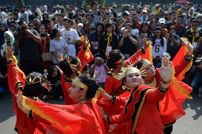 mengenal tari moyo indahnya tarian unik mirip elang dari nias