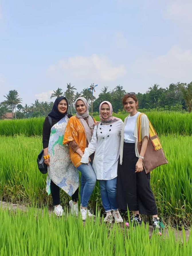 najwa shihab dan tiga saudara perempuannya