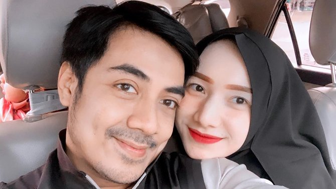Putuskan Hijrah Ini 6 Seleb Cantik Yang Akhiri Masa Lajang Dengan Ustaz Kondang Merdeka Com