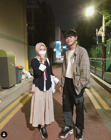 ayana moon dan sang adik aydin moon