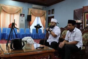 wali kota bengkulu helmi hasan bersama wakil wali kota bengkulu dedy wahyudi melakukan live streaming