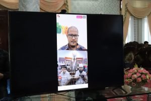 wali kota bengkulu helmi hasan bersama wakil wali kota bengkulu dedy wahyudi melakukan live streaming