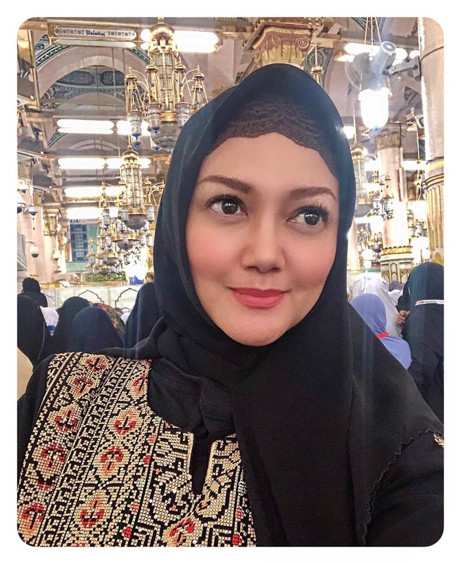 bella saphira berhijab
