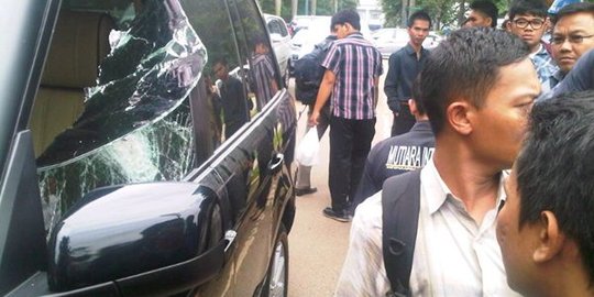 5 Tips Hindari Kejahatan Pecah Kaca Mobil
