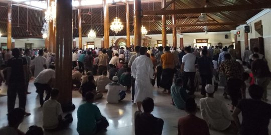 196 Masjid di Solo Masih Gelar Salat Tarawih Berjemaah, Tetap Jaga Protokol Kesehatan