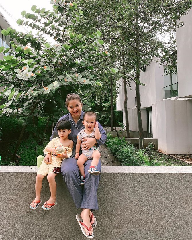 putri titian dan anak