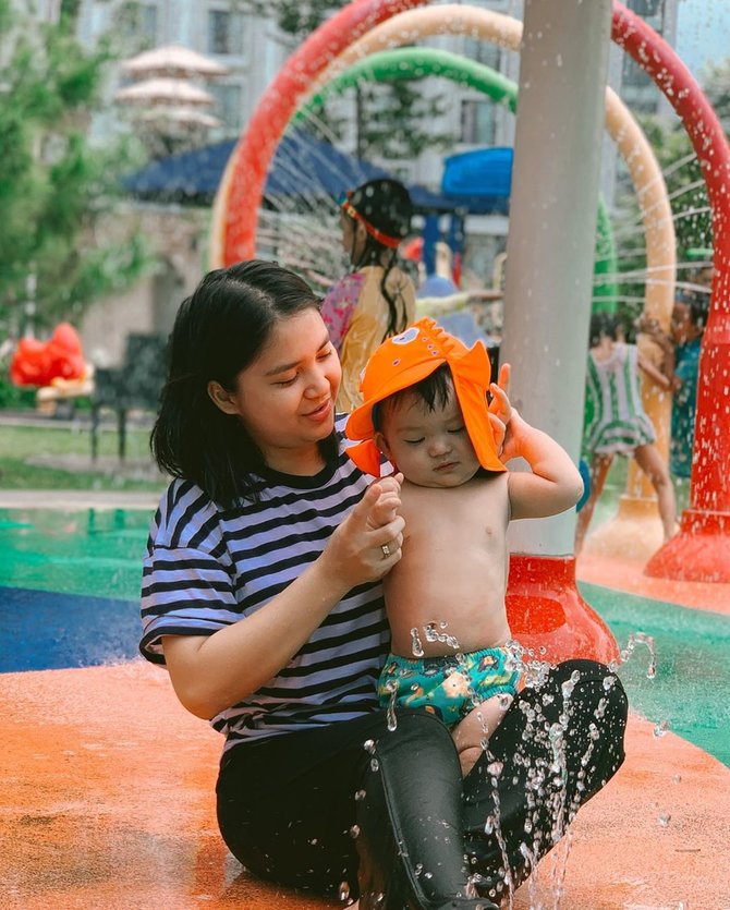 putri titian dan anak