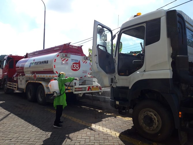 astra ud trucks beri dukungan kepada pengusaha truk saat pandemi covid 19