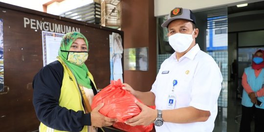 Tetap Mengajar Saat Pandemi, Guru Ngaji di Tangerang Dapat Bantuan dari Pemerintah