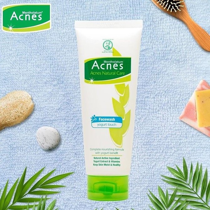acnes natural care face wash yoghurt touch