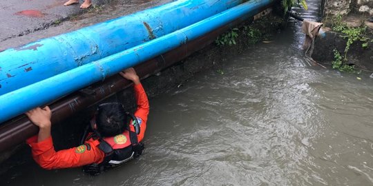 Mandi Hujan, Bocah 3 Tahun di Palembang Hilang Terseret Arus di Bendungan