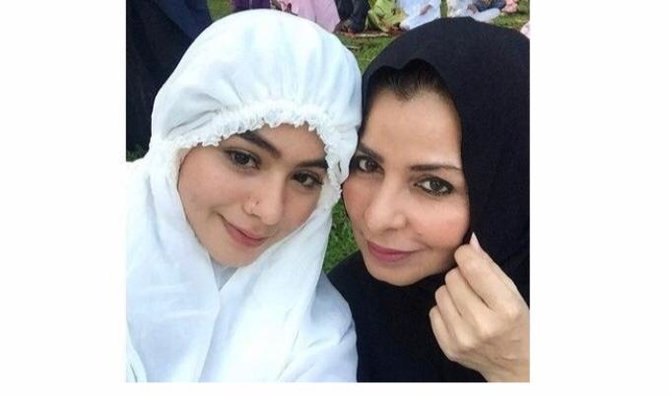 7 pesona sahila hisyam pakai hijab banjir pujian