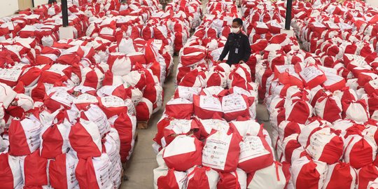 Ribuan Paket Sembako Bantuan Presiden Siap Didistribusikan di Bodetabek