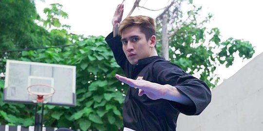 Punya Tubuh Atletis, Ini 5 Potret Verrell Bramasta saat Latihan Pencak Silat