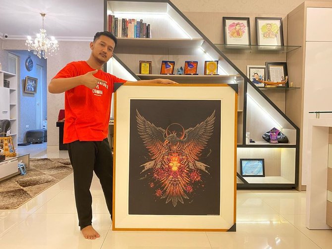 rumah mewah crazy rich surabaya tom liwafa