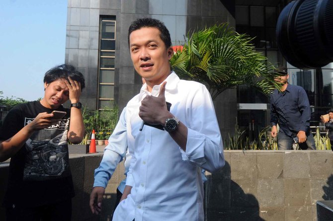 taufik hidayat diperiksa kpk