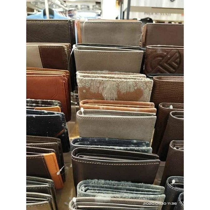 viral foto sepatu dan tas bermerek berjamur