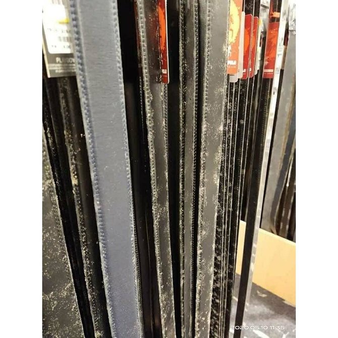 viral foto sepatu dan tas bermerek berjamur