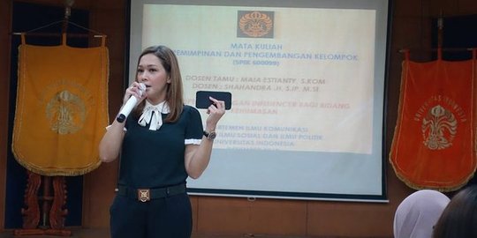 6 Potret Maia Estianty Jadi Dosen Tamu, Terbaru Mengajar di Kelas Online