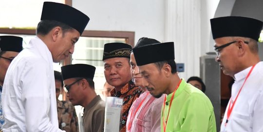 Karena Pandemi Corona, Presiden Jokowi dan Wapres Ma'ruf Bayar Zakat Secara Online