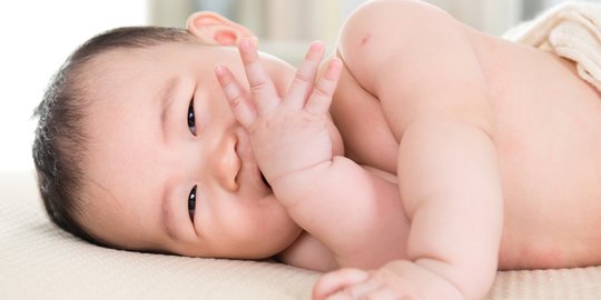 5 Cara Alami untuk Membantu Mengatasi Konstipasi pada Bayi