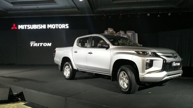 media preview new mitsubishi triton di jakarta