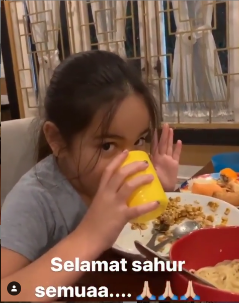 menggemaskan anak selebriti sahur