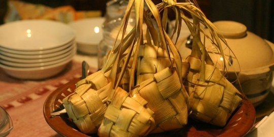 Mengenal Kupat Qunutan, Tradisi Makan Ketupat Jelang Akhir Ramadan di Banten