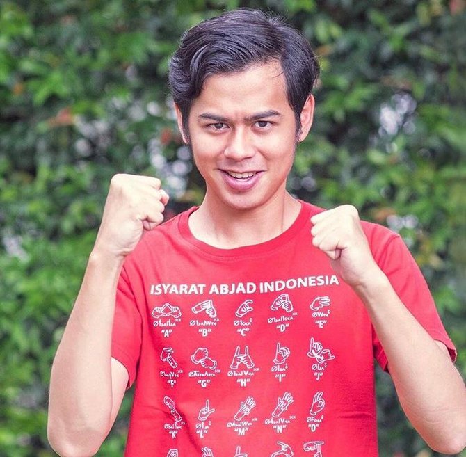 lulusan terbaik di new york ini 6 potret anak dewi yull yang jarang terekspos
