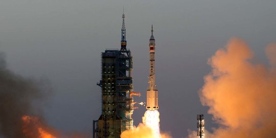 Tiongkok Berhasil Daratkan Pesawat Ruang Angkasa, Siap Misi ke Bulan