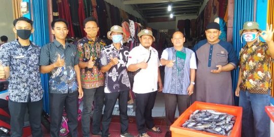 DKP Kota Bengkulu Bagikan 150 Kg Ikan kepada Ratusan Ustaz di Bengkulu