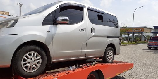 Tepergok Polisi Truk  Towing Angkut  Mobil  Pemudik Gagal 