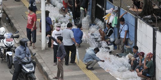 Pemerintah Telat! Masyarakat Sudah Jalani Tatanan Hidup Baru di Tengah Pandemi