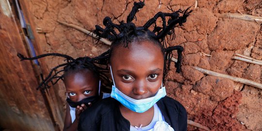 Unik, Anak-Anak Kenya Ubah Gaya Rambut Seperti Virus Corona