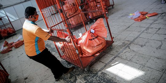 Pengiriman Paket Pos Jelang Lebaran Naik 20 Persen